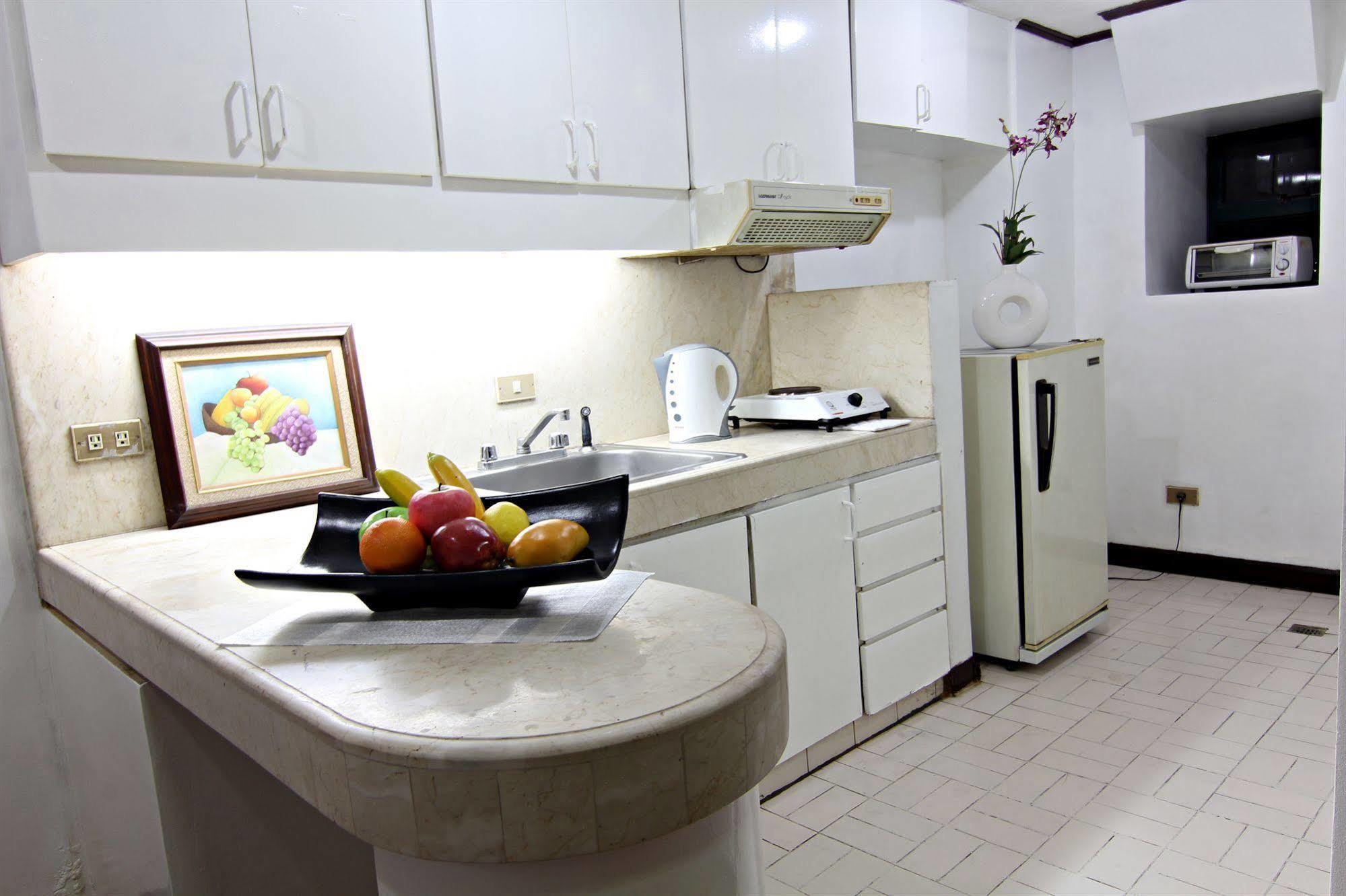 Mpt Suites Makati City Exteriér fotografie